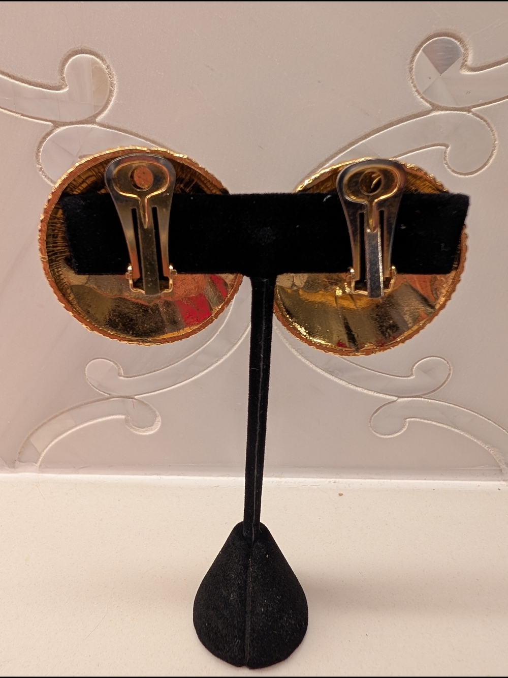 CHANEL Vintage Gold Coco Chanel Logo Clip-On Earrings - Picture 2 of 10